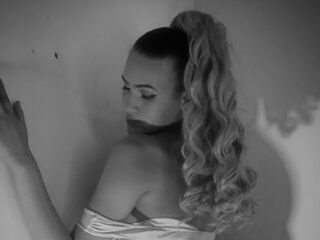 AmbarAnthonela's MyFreeCams live cam shows Profile Image